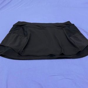 Athleta Bustle Skort black large